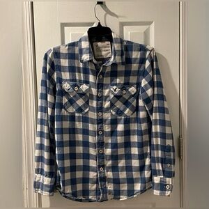 American Eagle Women’s Button Down Plaid Shirt in Good Condition. Size Small. $5
